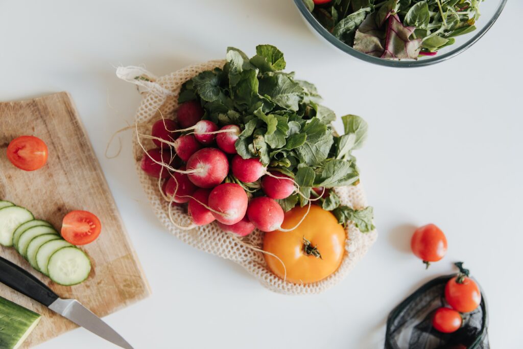 Para diferenciar los términos vegano y vegetariano primero hay que definirlos